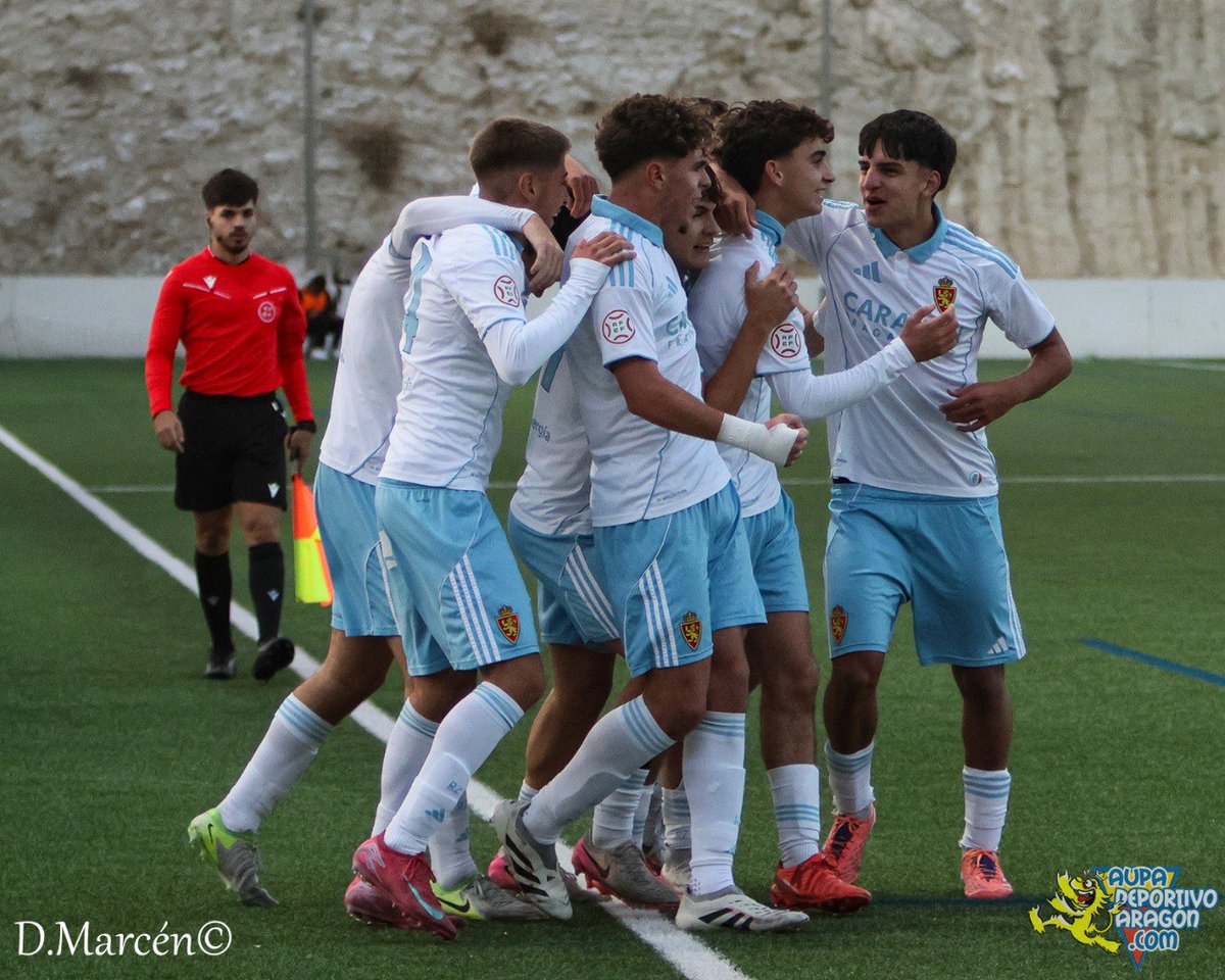 aupazaragoza_AZ's tweet image. 📸 de @dani_peterpan del partido J10 #DHJuvenil disputado ayer entre @RZcantera 🆚 @CESabadell que terminó con victoria local 2-0 ⚽
aupadeportivoaragon.com/px_gallery/22-…