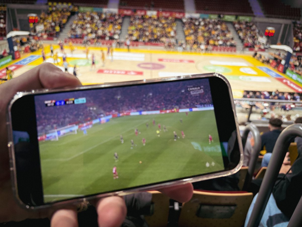 Korona💛♥️
Trefl Sopot🍷🎤

<a href="/treflsopot/">Energa Trefl Sopot</a> <a href="/Korona_Kielce/">Korona Kielce</a> <a href="/CzarnockiKasper/">Kasper Czarnocki</a> <a href="/PawelDudek15/">Paweł Dudek</a>