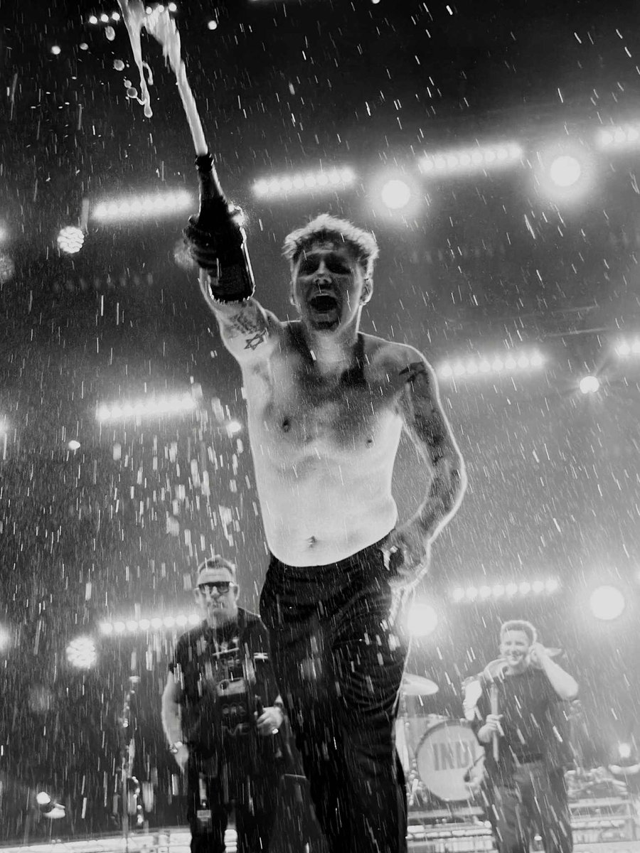 I genuinely don’t have the words - thank you for everything, I love you all and I’ll see you at Edinburgh Castle 🏰 ❤️