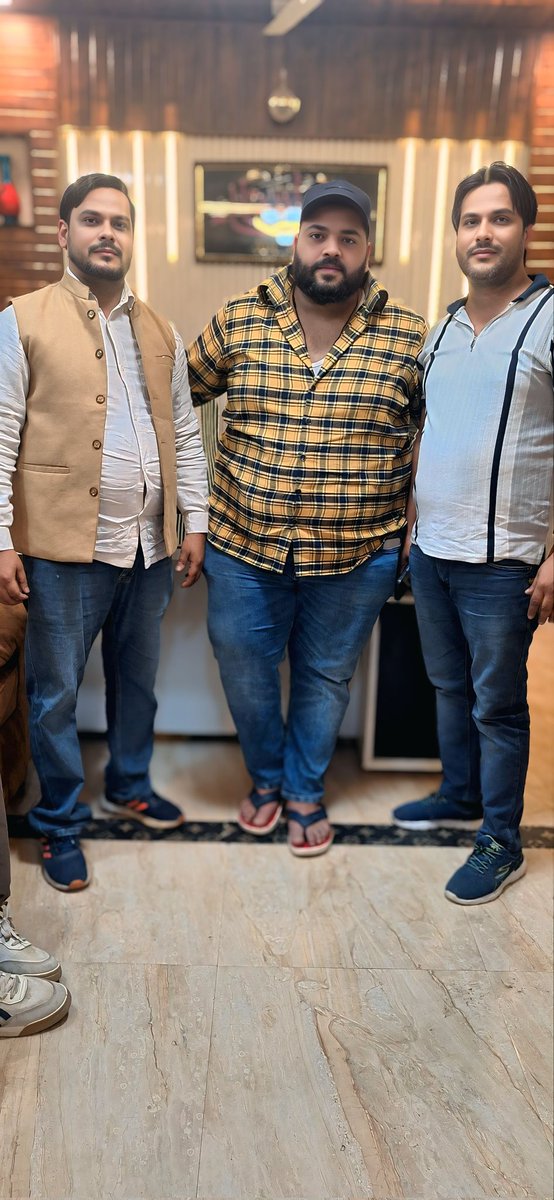 AkbarCongress's tweet photo. #SystemOwner @ShahnawazQureshi
सफलता हमारा परिचय दुनिया को करवाती है और असफलता हमें दुनिया का परिचय करवाती है| https://t.co/nKHoRalLH8