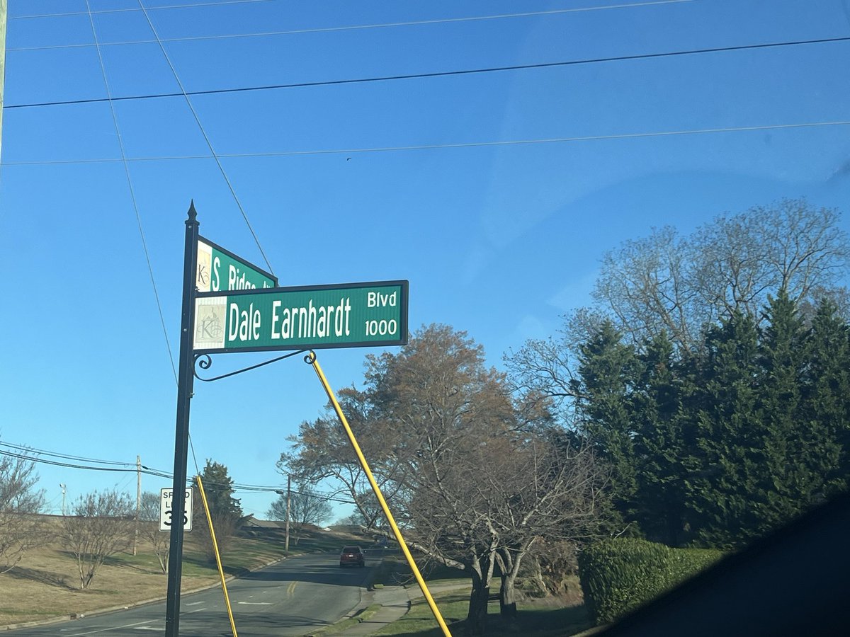 SeitzTravis's tweet photo. @Kenny_Wallace @DaleJr beautiful day. Visiting from Florida!! https://t.co/LU14WC1Vqo