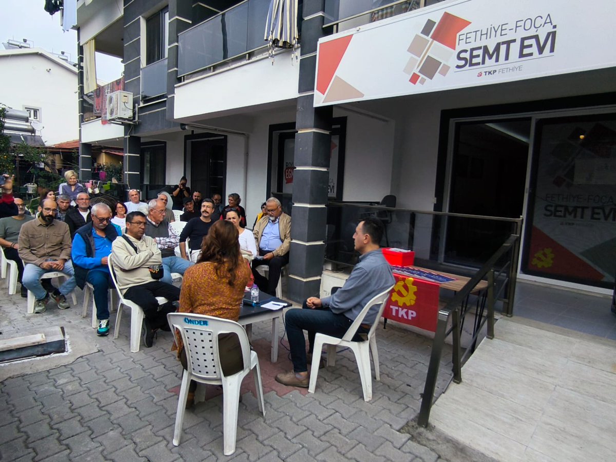Fethiye-Foça Semt Evi’nde, TKP MK üyesi Savaş Sarı’nın katılımıyla Ekim Devrimi’nin insanlığa katkıları üzerine bir söyleşi gerçekleştirdik. Birlikte umudu büyüttük, devrim sonrası atılacak manşetleri konuştuk. Yaşasın Devrim ve Sosyalizm !
<a href="/tkpninsesi/">TKP</a>
