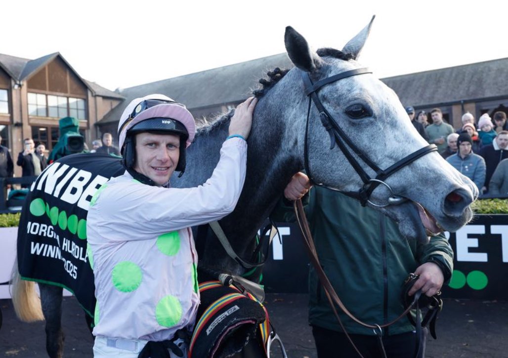 oddzowen's tweet image. What a weekend of racing.

Why we love the sport. The best in the world.

🐎🐎🐎