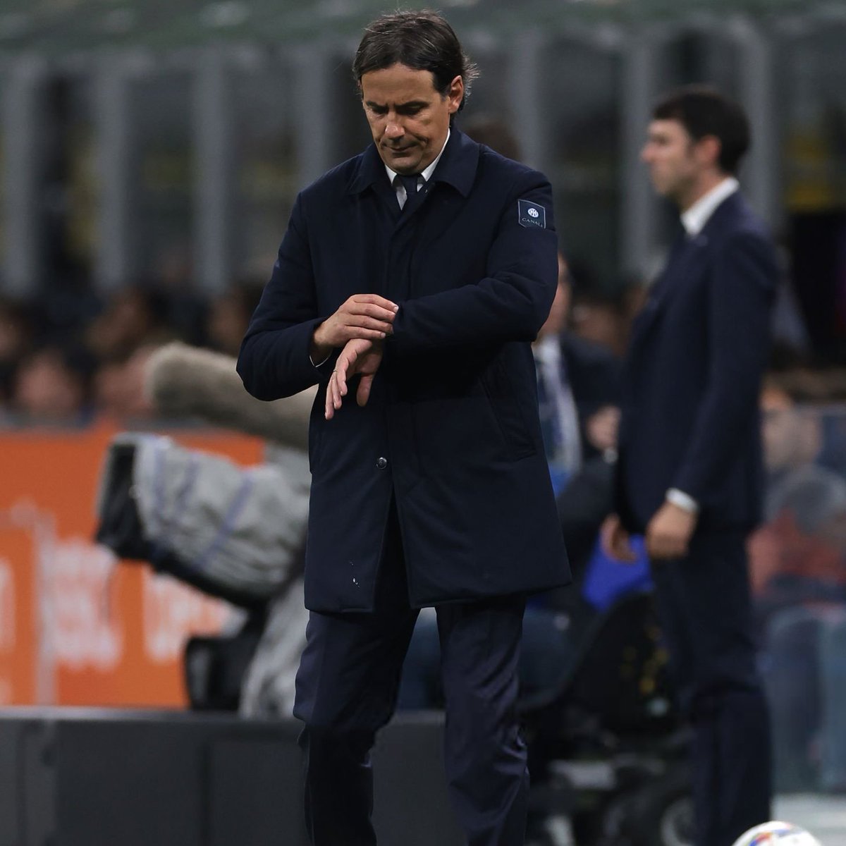 تذكرت انزاغي يوم كان كل شوي يطالع الساعة ينتظر المباراة تخلص