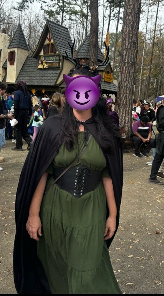 Gotta love the Ren Faire 🥰