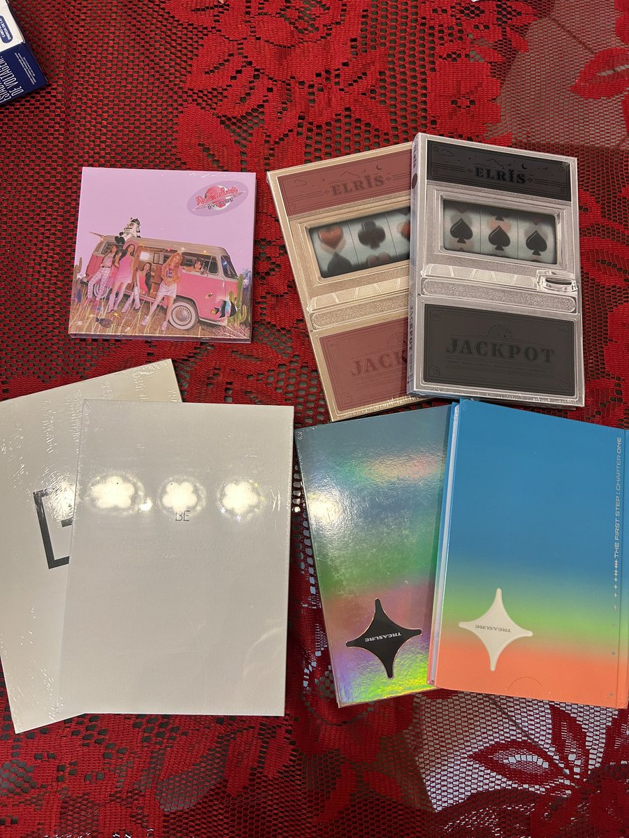 storekpaper's tweet photo. [VENDA] BTS &amp; kpop⚠️

🔹LACRADOS! 
🔹Aceito proposta.
🔹Aceito pix e cartão parcelado com juros.

Mais detalhes abaixo com preço na thread.

#vendaskpop #btsvenda #bts #comprokpop https://t.co/tokTAwHwqY