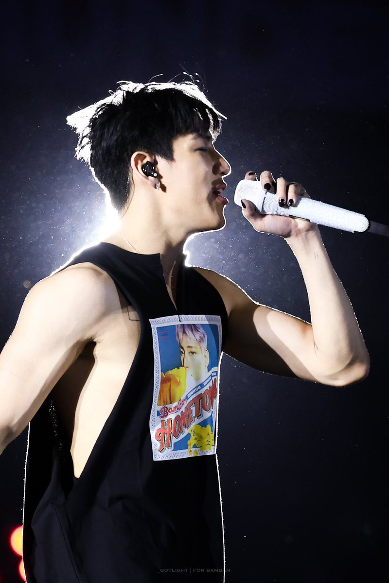 BamBamBooster's tweet photo. คอนเสิร์ตจบลงครบทุกกิจกรรมแล้ว ขอบคุณแฟนคลับทุกคนของแบมแบม ไม่ว่าจะทีมใด ทุกคนได้ร่วมกันเติมเต็มคอนเสิร์ต HOMETOWN ครั้งนี้ของน้องอย่างสมบูรณ์แบบ ขอบคุณที่ซัพพอร์ตแบมแบมเป็นอย่างดี ขอบคุณทุกคนมาก ๆ ค่ะ 🙏🏻🇹🇭✨

#BamBamHOMETOWNConcertDay2
#HOMETOWN #แบมแบม
#BamBam @BamBam1A https://t.co/rBvojf6sNs