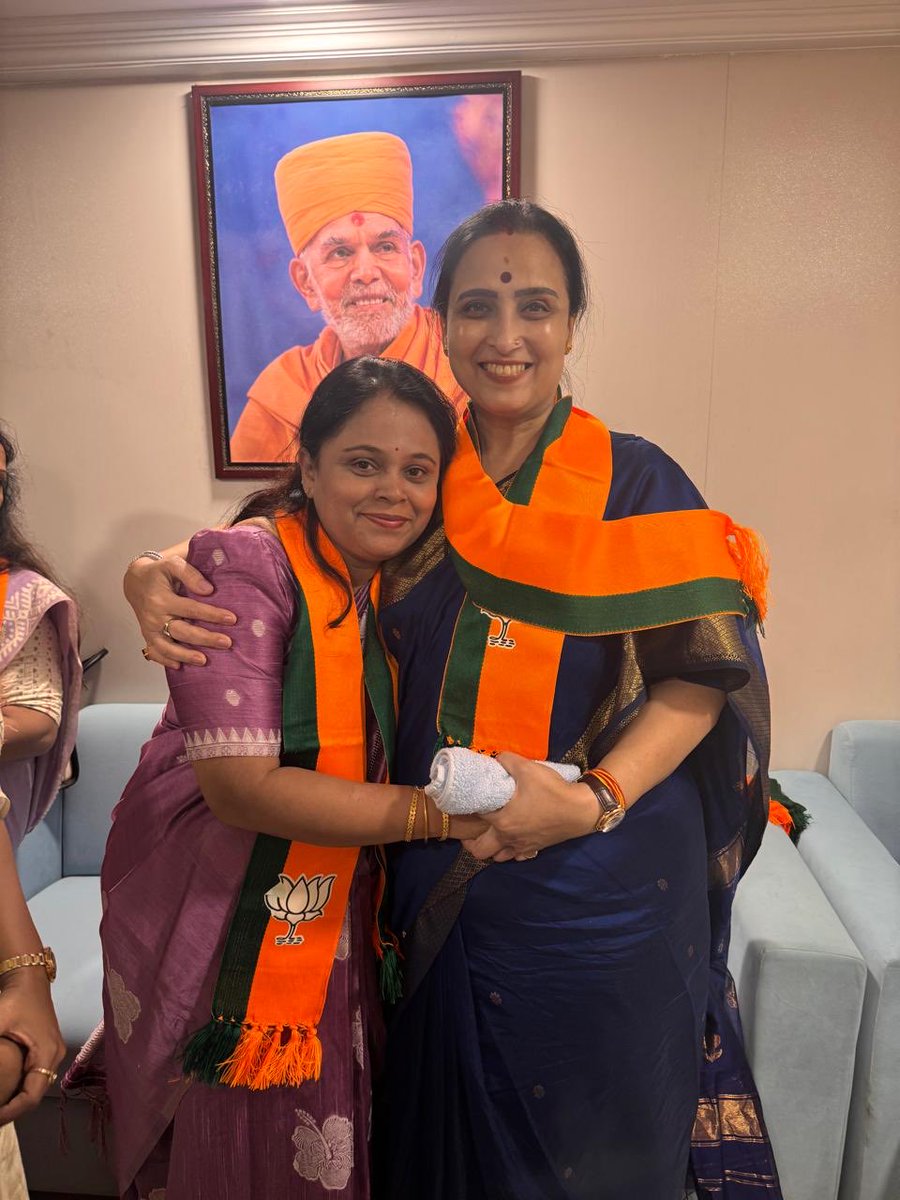 shilpamarathe14's tweet photo. भाजपा महाराष्ट्र प्रदेश निवडणूक संचलन समिती कोकण विभाग प्रमुख म्हणून निवड झाली त्याबद्दल आदरणीय सौ चित्रा ताई यांना मनस्वी धन्यवाद 🙏🏻#DevendraFadanvis #RavindraChavan
#ChitraKishorWagh #Bjpmaharashtra #BjpMahilaMorchaMaharashtra https://t.co/hHSgGobFdn