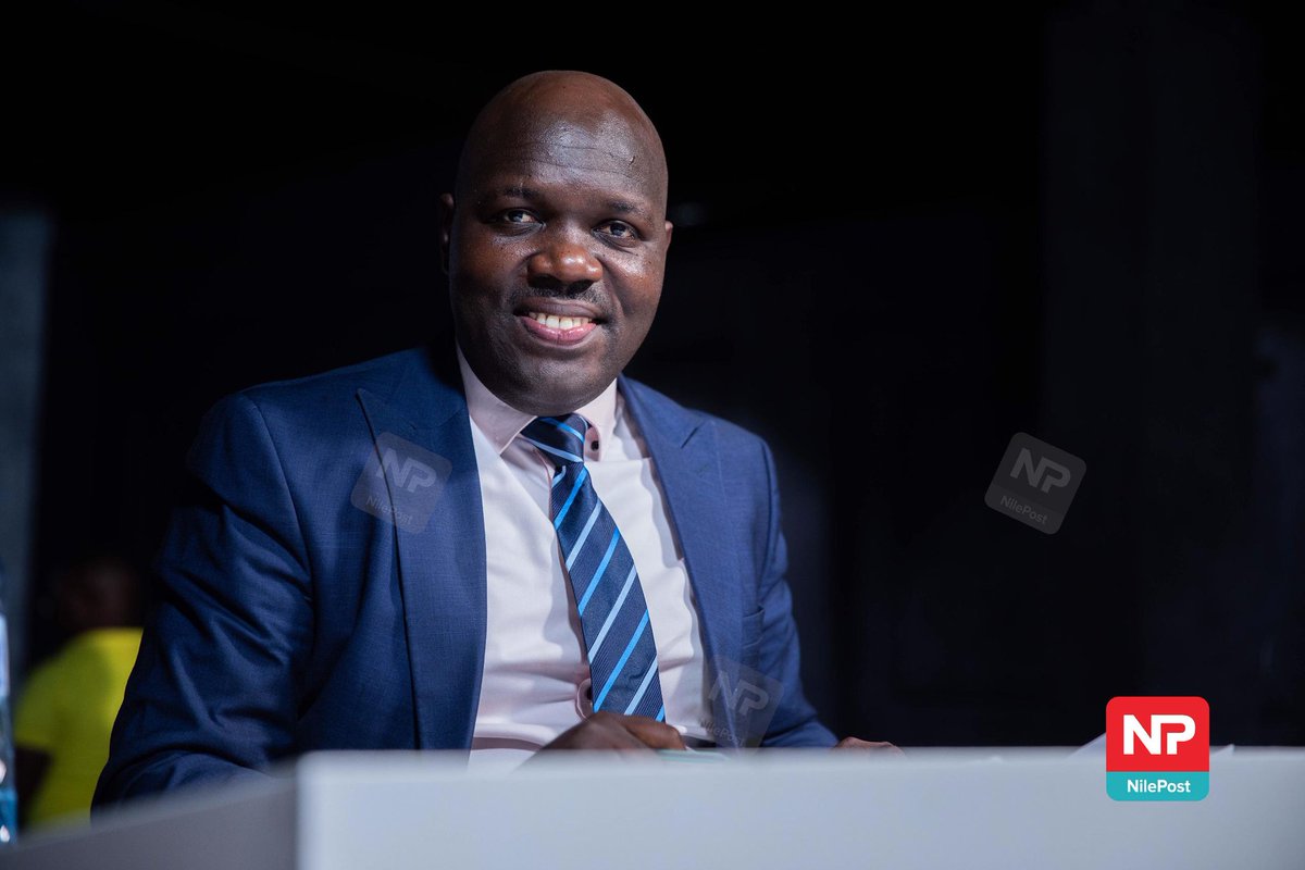 Earlier: Getting instructions from my producers <a href="/simugabi/">Sam Ibanda Mugabi</a> and <a href="/DaltonKaweesa/">Dalton Kaweesa</a> ahead of Rubaga Division South MP Debate. #NBSDebate