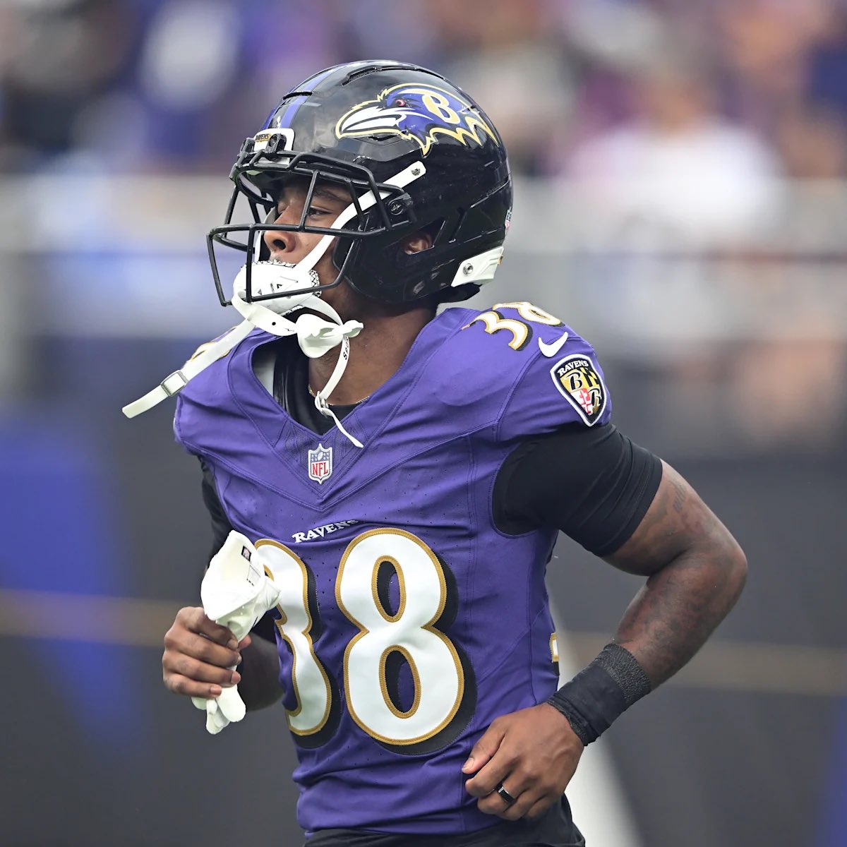 ReportFlock's tweet photo. Ravens Week 12 Inactives:

• QB Cooper Rush (Emergency QB)
• RB Rasheen Ali
• WR Rashod Bateman (ankle)
• OT Carson Vinson
• G Ben Cleveland
• DT Aeneas Peebles
• CB Keyon Martin (ribs)

#NFL #RavensFlock https://t.co/NuKogpQzOm