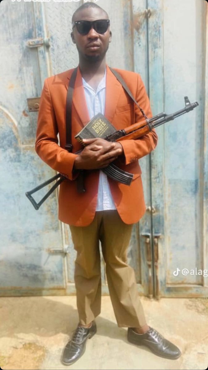 papuccin0's tweet image. Nobody:

Arsenal Football Club Players: