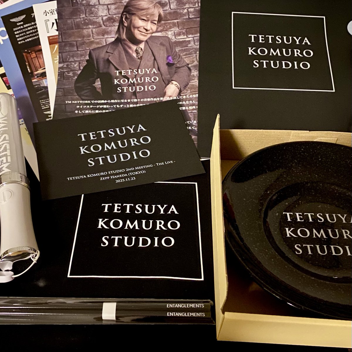 wb_carol's tweet image. 2回目のファンミめちゃくちゃ楽しかった！
ステージパフォーマンスも❤️
練り歩きを期待したのに、こちら側にお越しになられず💦一度もお触りしたことない😆
席の両隣りの方々とは楽しくワイワイできて前回に引き続きファン交流の最良席でした✨ありがとうございました
#TetsuyaKomuroSTUDIO 
#小室哲哉