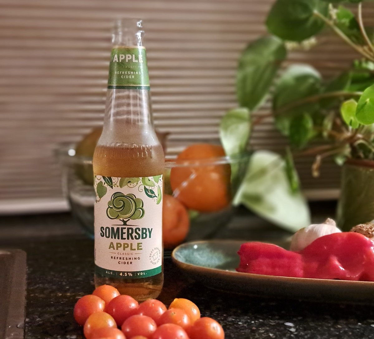 arjenvanderziel's tweet image. Hilversum, 6.43 PM. Net bij &apos;t koken een flesje opengetrokken. Ik houd normaal gesproken van #cider, maar dit is matig. Kom op, @carlsberg, dit kan beter!