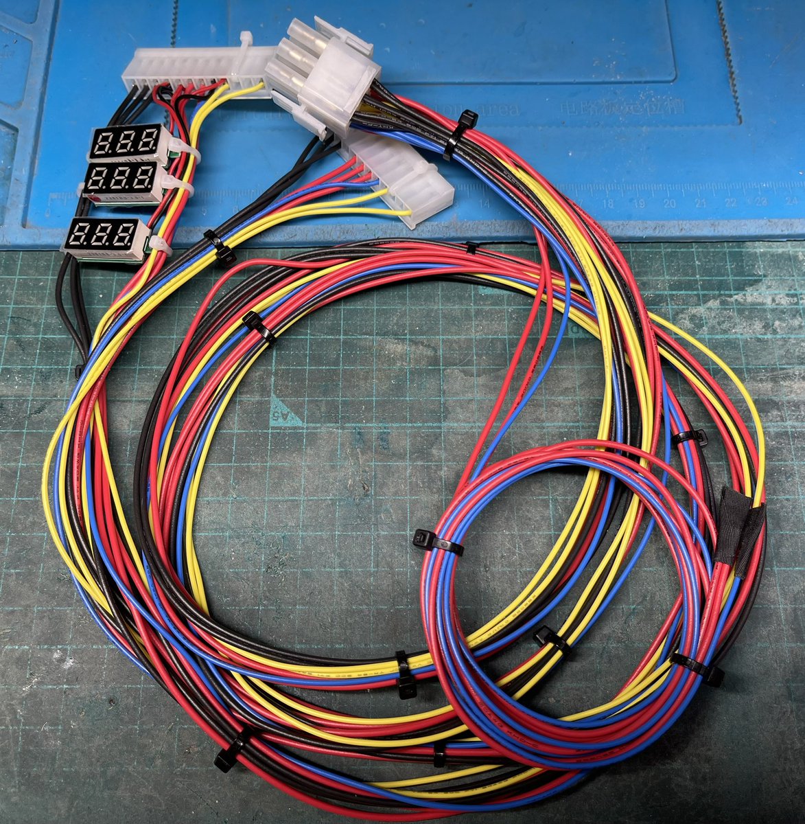 smf_uf's tweet image. 「ダライアス」の電源だけのハーネスもそろそろ出来そうです😊
 
とにかく電気を沢山食べる基板なので、電源も一緒に納品させていただけることになりました。…