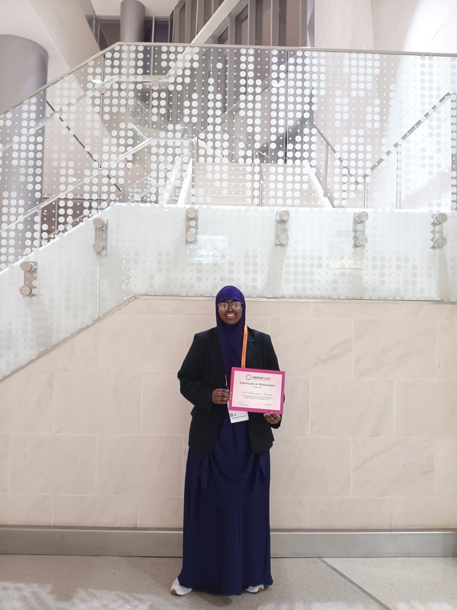 luisci22's tweet image. Another proud bench mentor alert! 🌟 Congratulations to @nimoabdiii for receiving a presentation award in Biochemistry and Molecular Biology at the 2025 @ABRCMS conference!!! PS: she is also applying for summer research internships, and I highly recommend her! 🧪🔬👩🏿‍🔬 @RutterLab