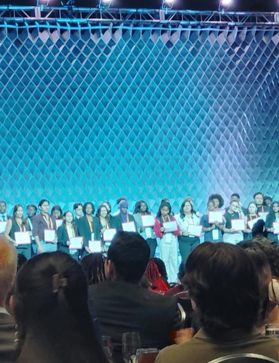 luisci22's tweet image. Another proud bench mentor alert! 🌟 Congratulations to @nimoabdiii for receiving a presentation award in Biochemistry and Molecular Biology at the 2025 @ABRCMS conference!!! PS: she is also applying for summer research internships, and I highly recommend her! 🧪🔬👩🏿‍🔬 @RutterLab