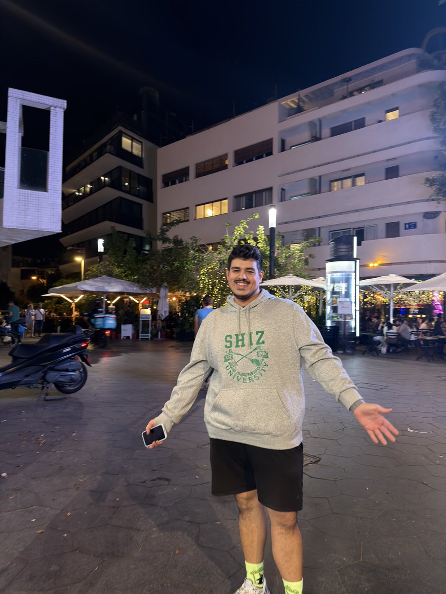 מחפש בעל שיכיל את זה שבכיתי בוויקד