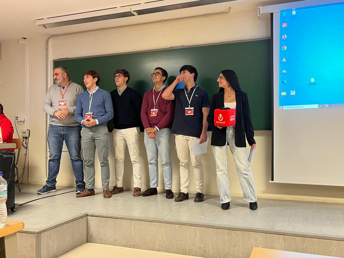 Startup Weekend SVQ tweet media