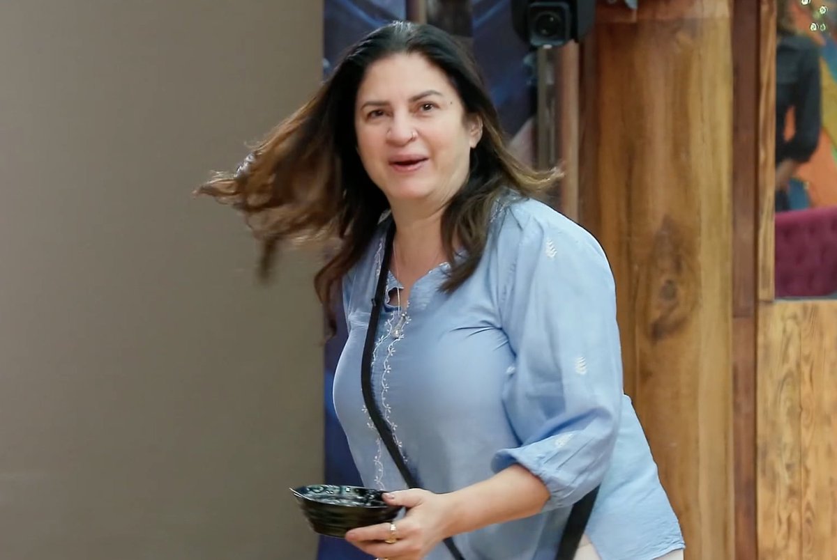 WELL PLAYED, Kunickaa Ji! 🙌🔥

One of the BEST senior contestants in Bigg Boss history. This season would’ve been incomplete without you.

Even if you went wrong sometimes, just stood strong with your opinions, never played the senior age card, never begged for sympathy. A true