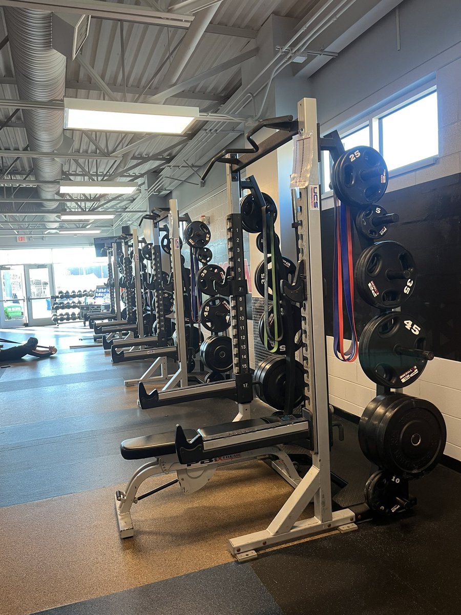 Had a great game day visit yesterday at Hutchinson! Can’t wait to be back on campus soon! 
<a href="/RecruitHutchFB/">Hutch Football</a> <a href="/CoachLierz/">Conner Lierz</a> <a href="/CoachDrewDallas/">Drew Dallas</a>