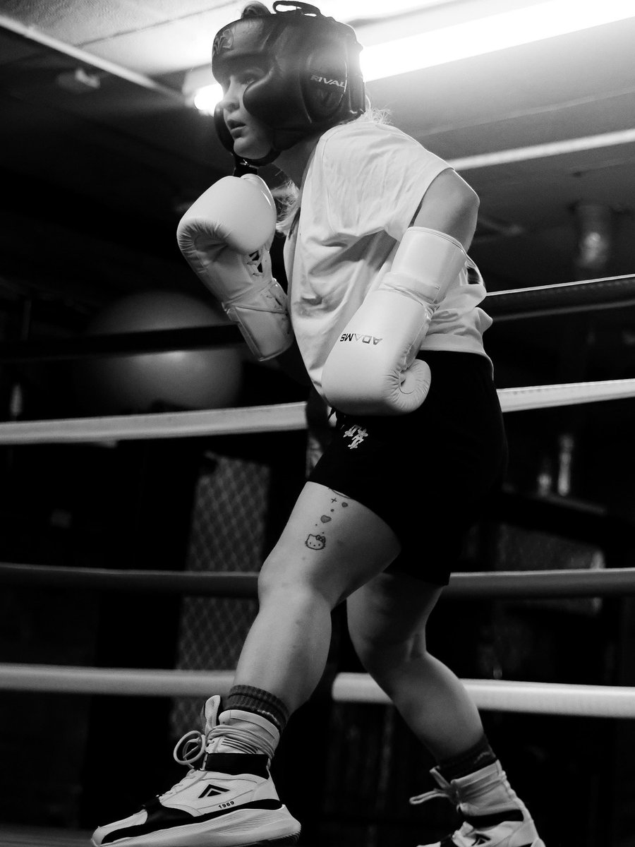 brooklynbarwick's tweet image. Baruch Hashem for another year of life 🥳 

In my 26th year, I want to take on the mitzvot of lighting candles and full Shabbat observance! 🎉

Additionally, I want to help boxers with their business skills, and to be more modest! 

#HBD #thisisme #Sagittarius 🍰 #birthday 🥊