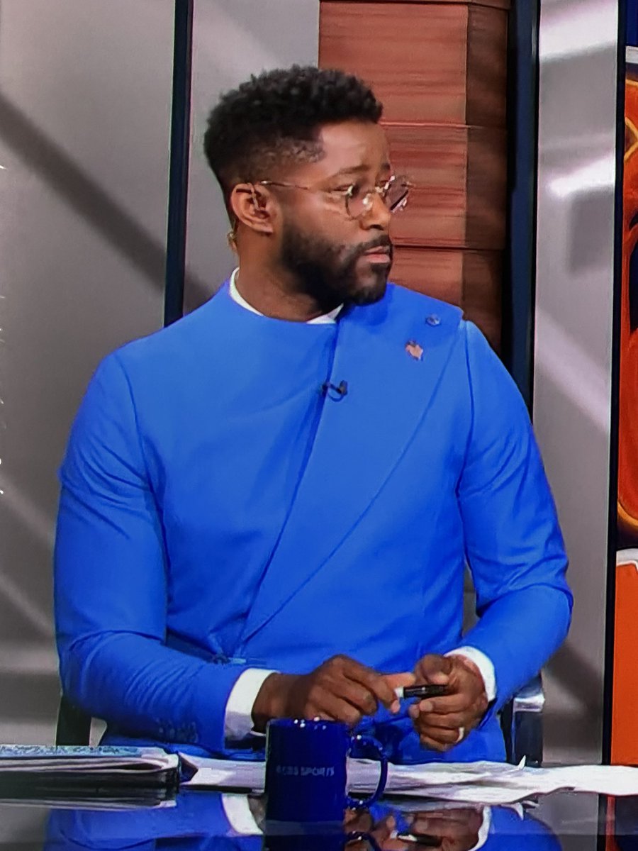 TheBeigeBruva's tweet photo. I think Denise Huxtable made Nate Burleson’s Gordon Gartrelle jacket…

#NFL #NFLToday https://t.co/EZPkWEP1T7