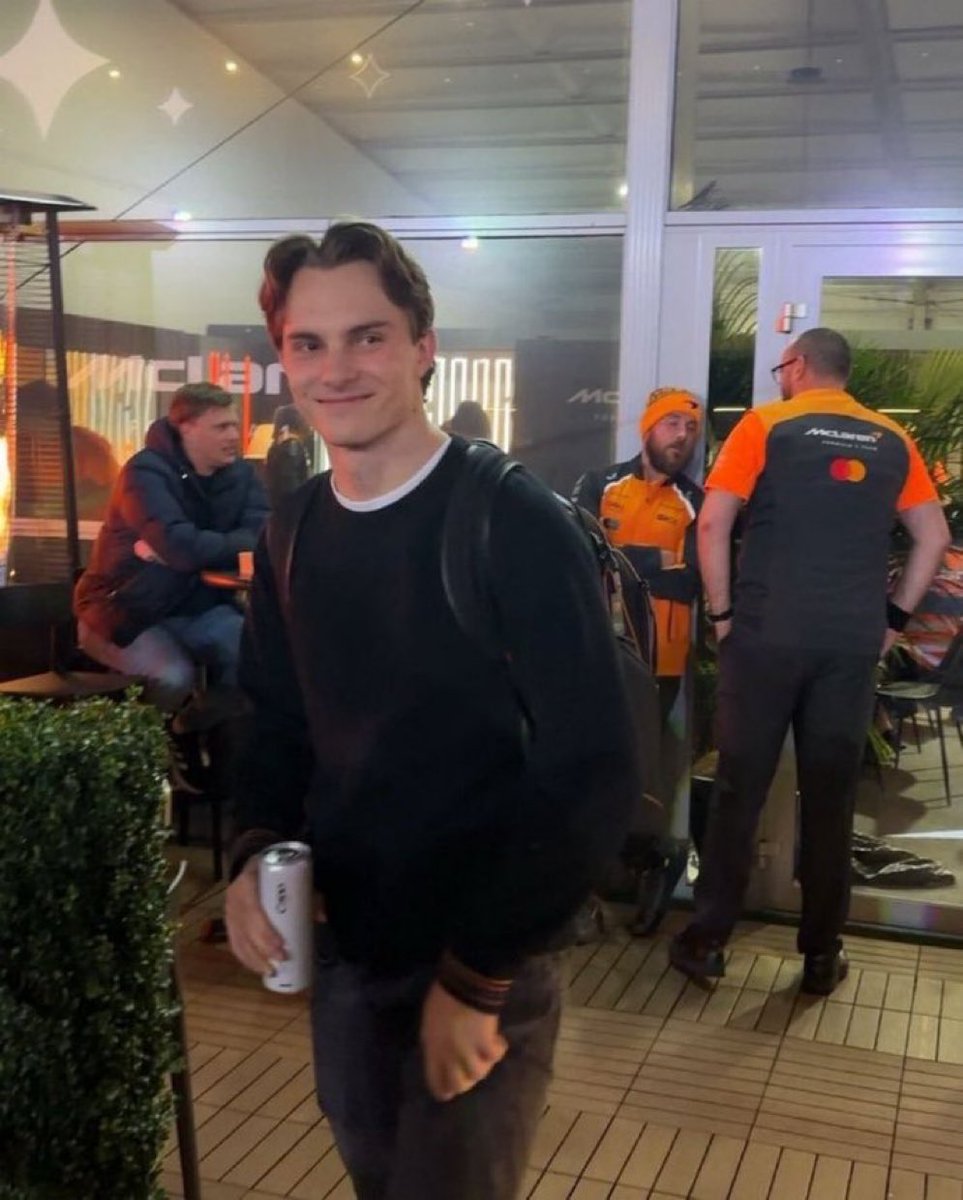 lulistone12's tweet image. 