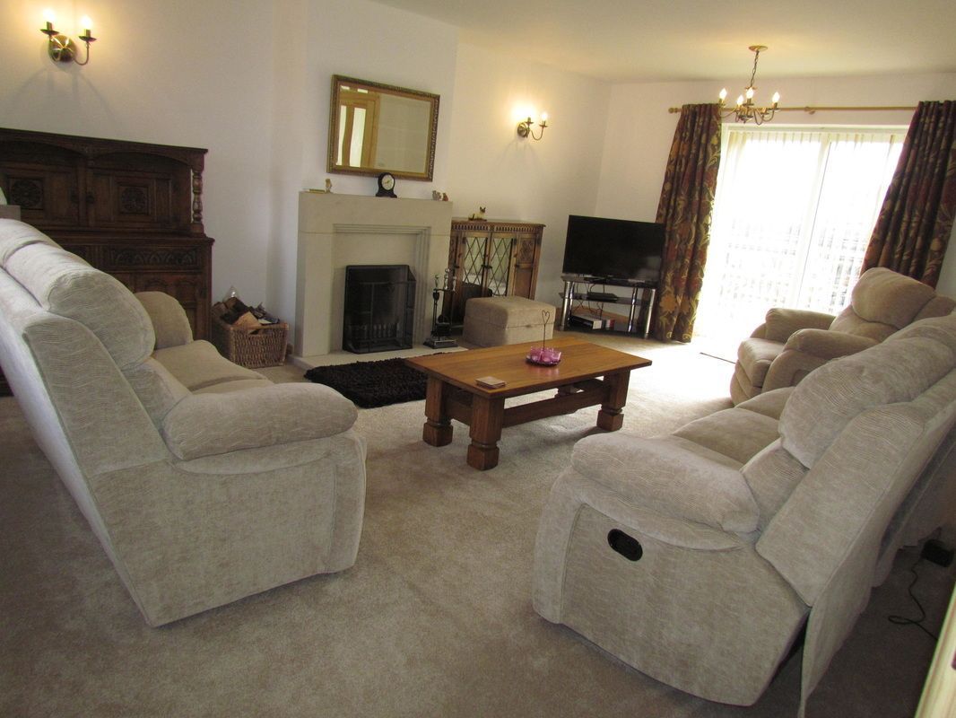 TheHolidayCots's tweet image. 🌿 Countryside Charm at Niffany Farm Holiday Cottages 🌿

🐄 For comfort, tranquillity, and a true taste of farm life, Niffany Farm Holiday Cottages are the ideal choice. 🌸

🛏️ Sleeps 6
theholidaycottages.co.uk/NorthYorkshire…

#NiffanyFarmHolidayCottages #Skipton #NorthYorkshire #SelfCatering