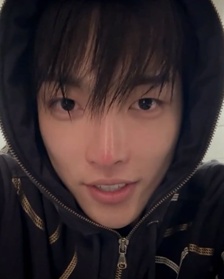 hoongsblush's tweet photo. i'm so unwell https://t.co/iSyO9xDLHn
