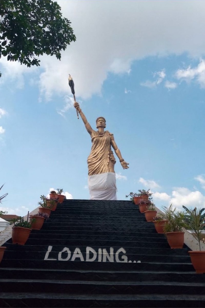 JustTheButton's tweet image. @stilllllloading 
Heyy what do you think of my work 😂😂(saw the guy with the loading tattoo)