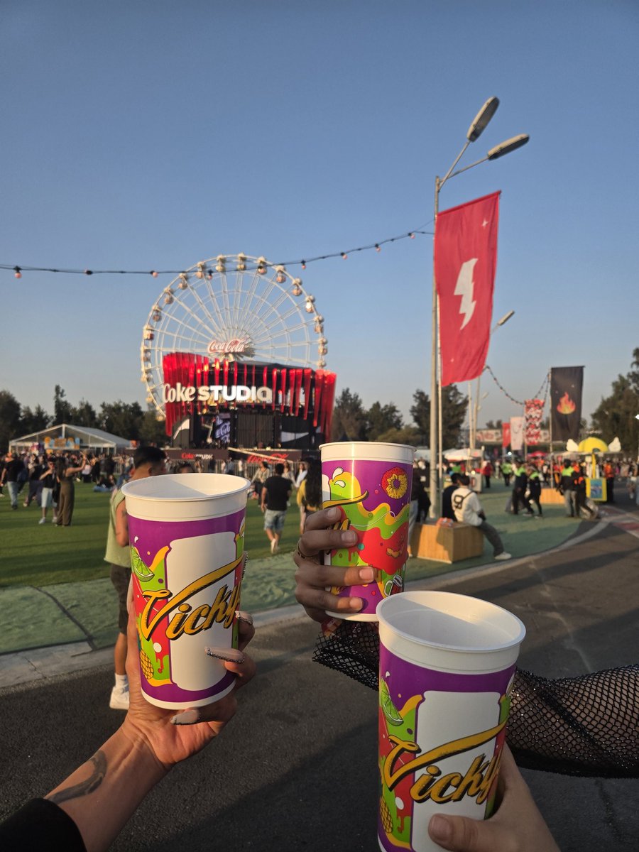DramaQueenRemix's tweet image. Más bonito es vivir el #CocaColaXFes2025 #CocaColaFlowFest con amigas hermosas 🖤 #Brenda #Victoria 🖤