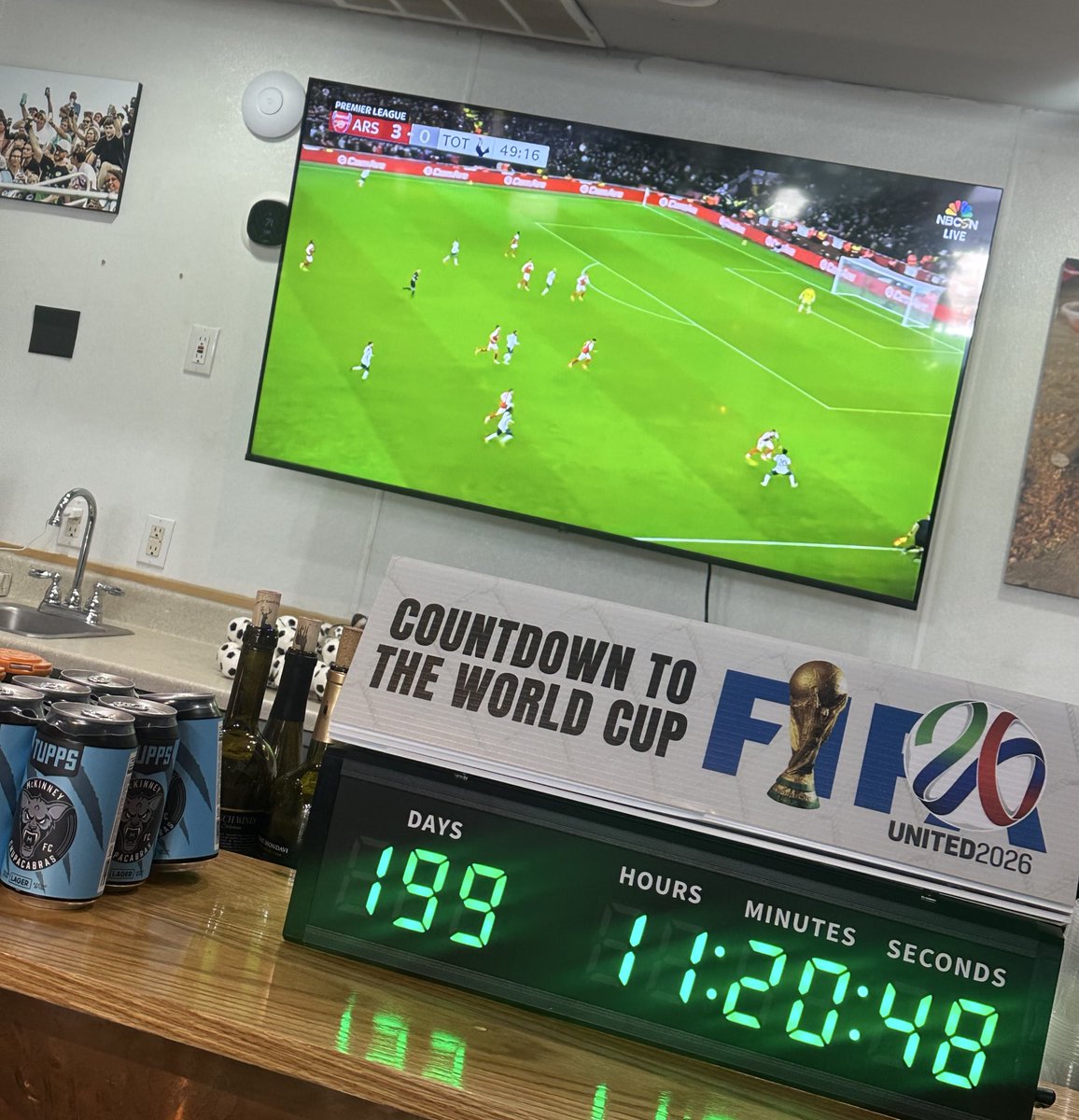 ProRelShop's tweet image. Sunday Funday at ProRel Soccer Shop… Ain’t no party like a North London Derby Party to start the day! Open until 4pm today.