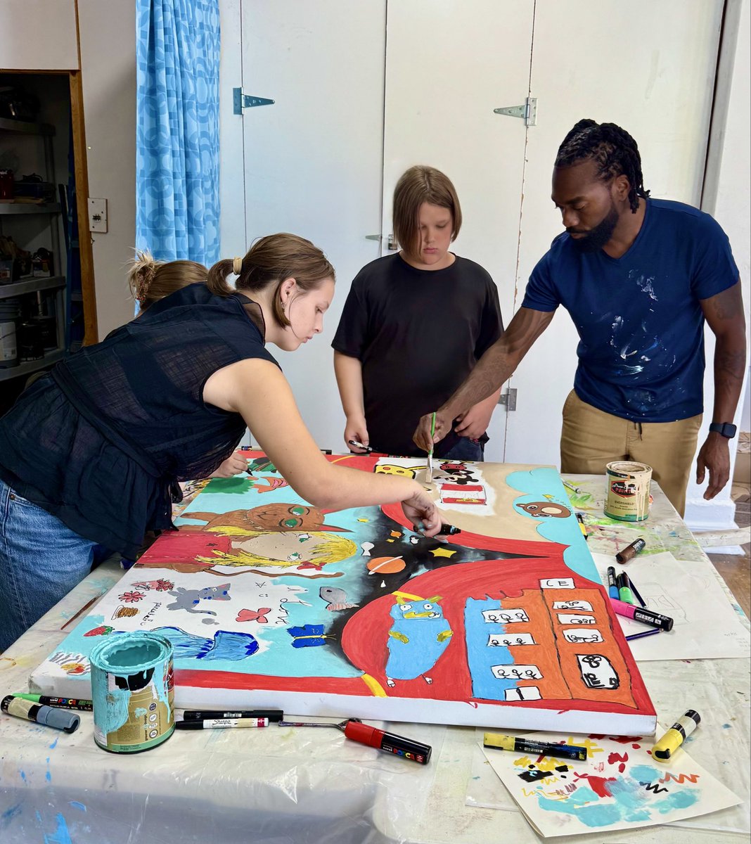 Pop Art Class: Collaborative Excellence  
#BeINSPIRED! 🌎🎨❤️