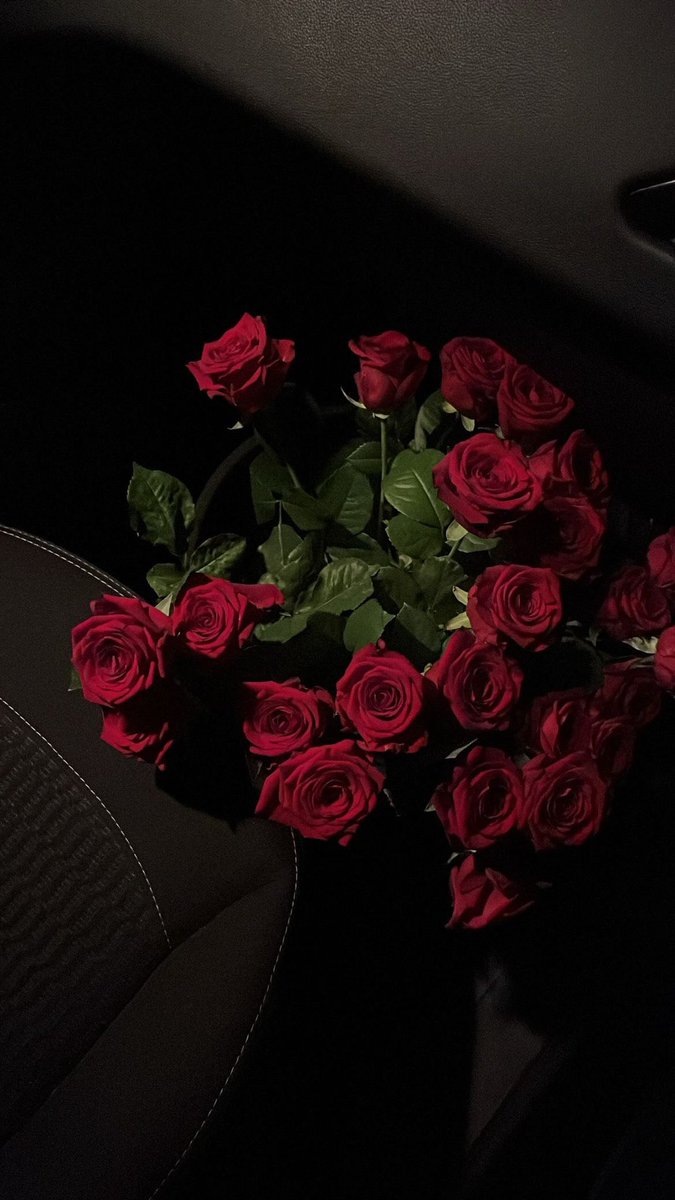 KOKKK's tweet photo. لو تحب بعـدي من النساء مليون 
  لا العطـر عطري ولا هُـم أنا https://t.co/krEWUvSY3x