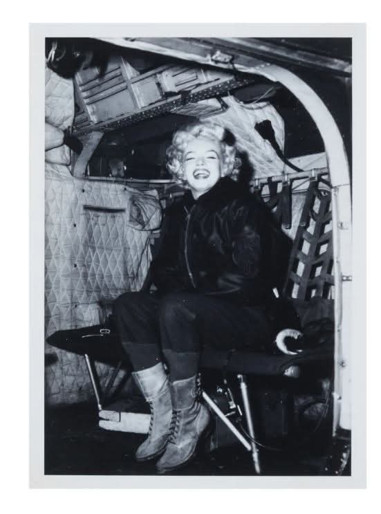 Clubpassionmar2's tweet photo. Another rare pics from the website of Julien's Auctions. Marilyn at the party hosted by Ray Anthony, in Korea, after the gala hosted for President Kennedy at the Madison Square Garden.
#marilynmonroe #Marilyn #clubpassionmarilyn #RayAnthony #coréedusud #southkorea https://t.co/N3kuClKvBB