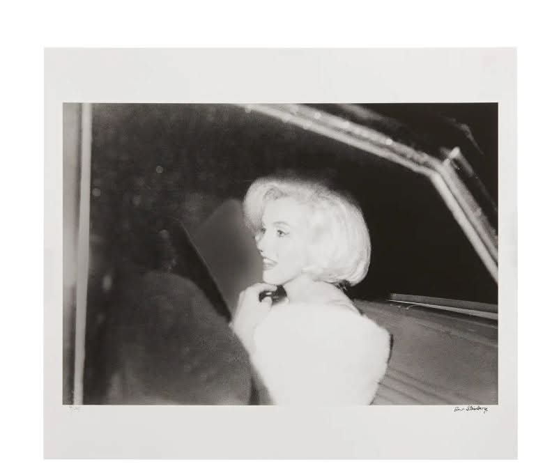 Clubpassionmar2's tweet photo. Another rare pics from the website of Julien's Auctions. Marilyn at the party hosted by Ray Anthony, in Korea, after the gala hosted for President Kennedy at the Madison Square Garden.
#marilynmonroe #Marilyn #clubpassionmarilyn #RayAnthony #coréedusud #southkorea https://t.co/N3kuClKvBB