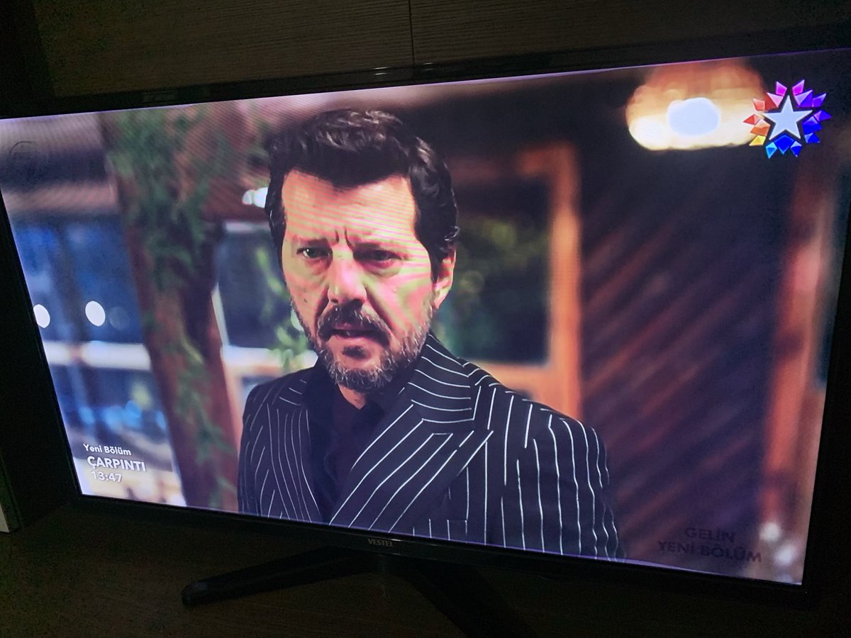 Ben senin kötü gibi duruşlarına ölürüm iyikilerden olansın
ÇARPINTI