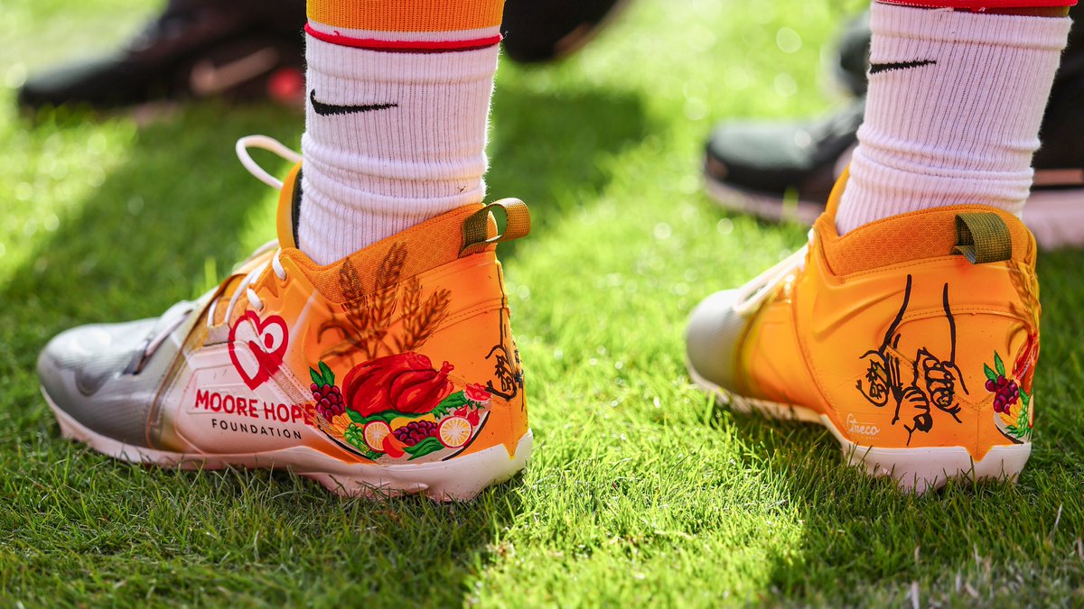 Chiefs's tweet image. This game just means more 💛