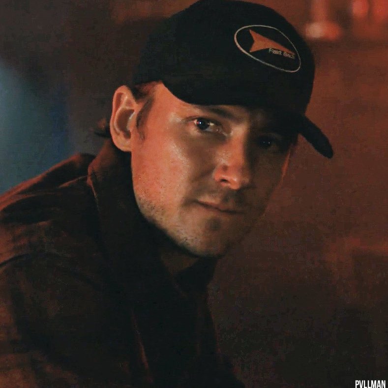 PVLLMAN's tweet image. rhett abbott with baseball cap 🥵