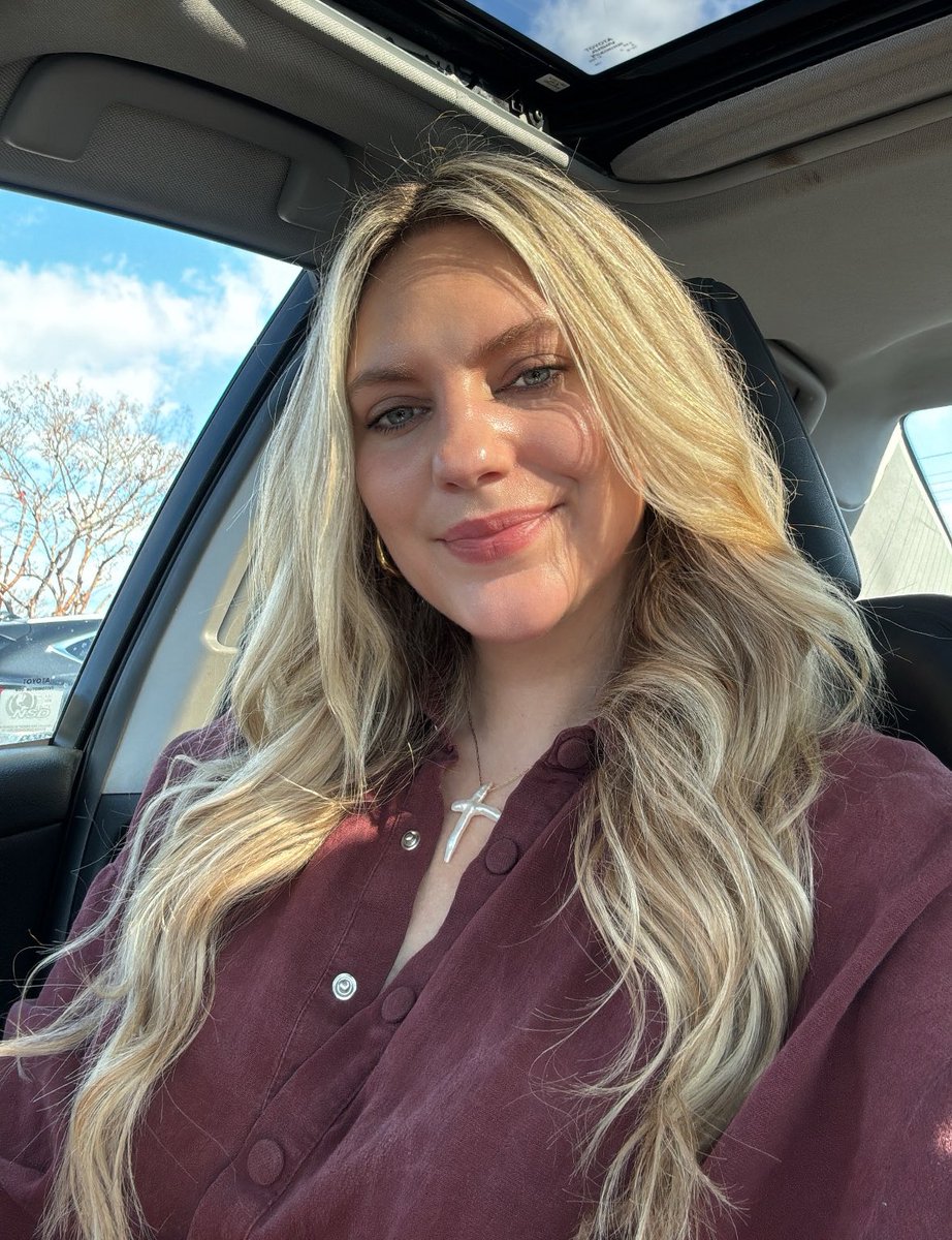 Anna Lulis tweet media