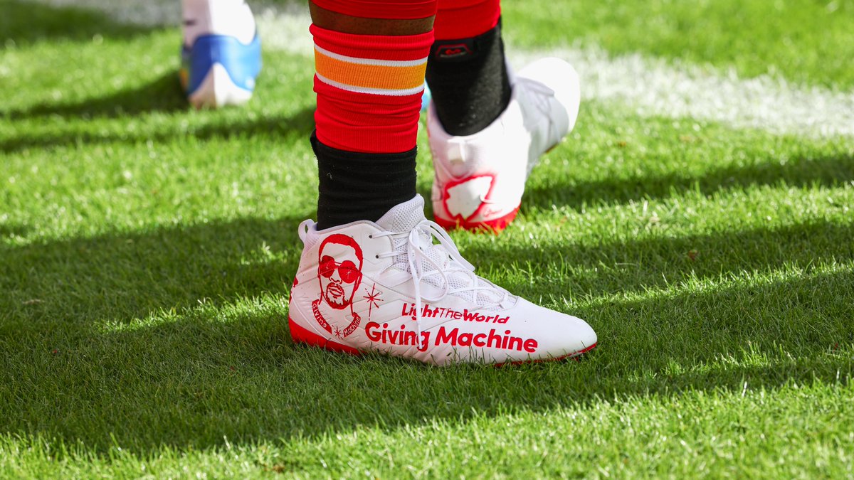 Chiefs's tweet image. This game just means more 💛