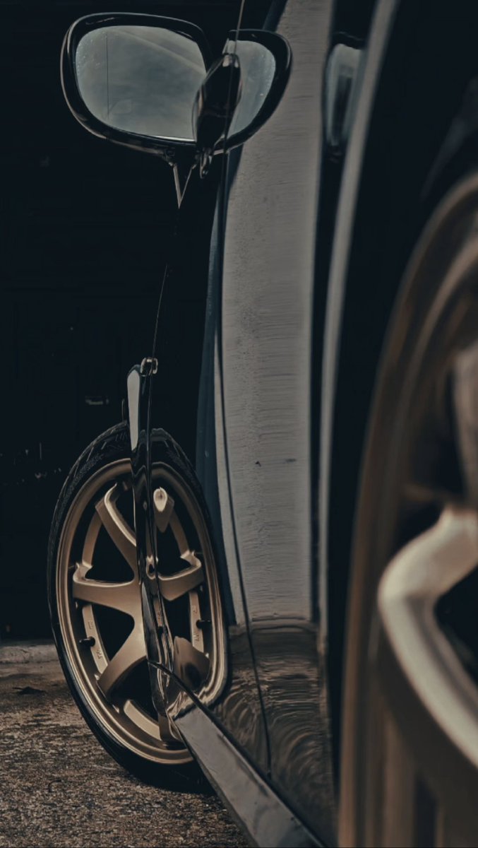 saszynski's tweet image. Umyłem i nie zgadniecie...

... tak, rozpadało się. 😠

#AutoBanda
#inlovewithcars
#LexusLove