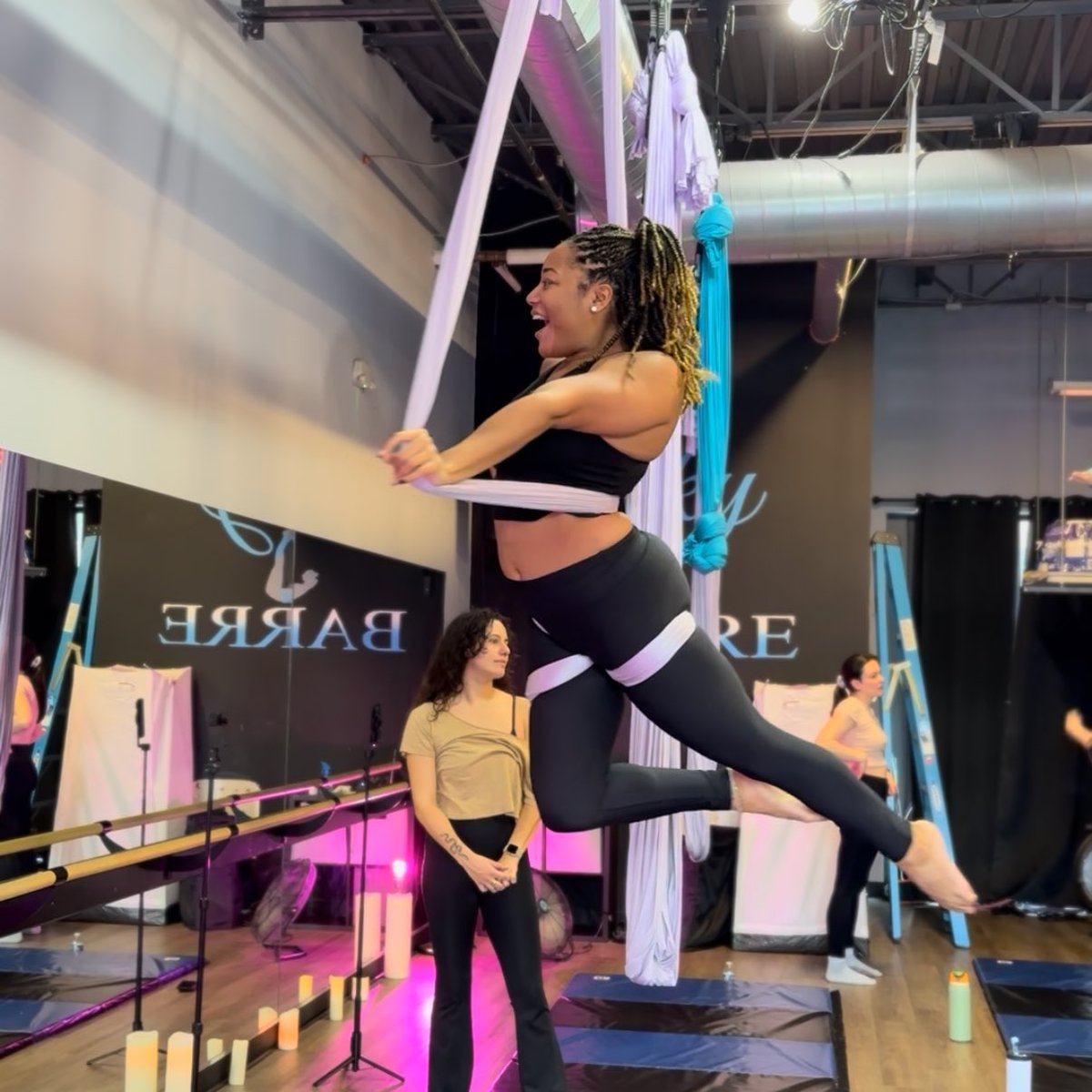 GetLoREAL's tweet image. Look at me, I’m flying! 🩵💜