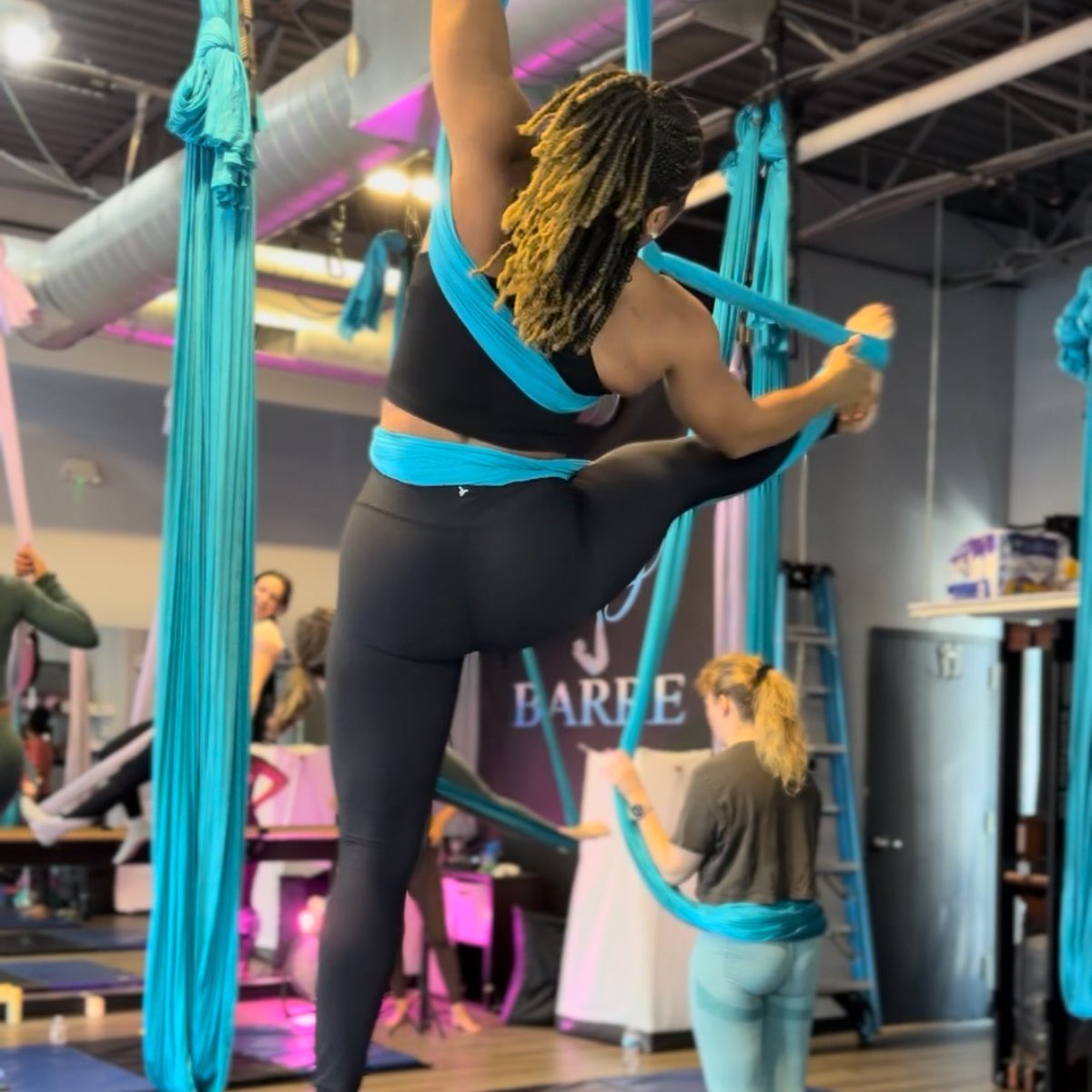 GetLoREAL's tweet image. Look at me, I’m flying! 🩵💜