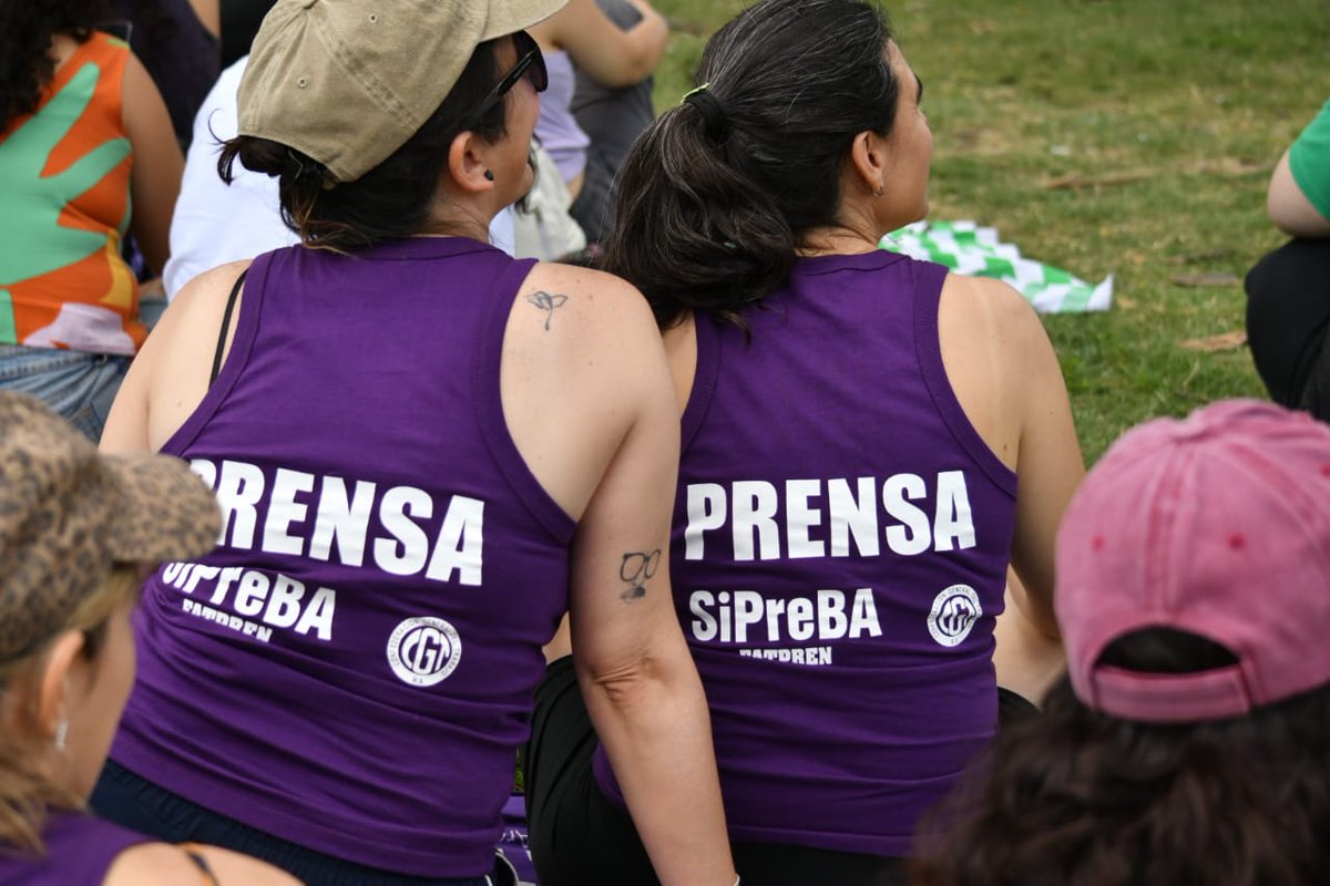 sipreba's tweet photo. 🗨Participamos de la séptima asamblea nacional de trabajadoras de prensa junto a compañeras de @cispren, Mendoza, Chaco y Corrientes nucleadas en  @PrensaFATPREN.

📣¡Por nuestros salarios y nuestros derechos!

#38EncuentroPlurinacional
#PrensaEnElEncuentroPlurinacional https://t.co/Li9NoxwcUS