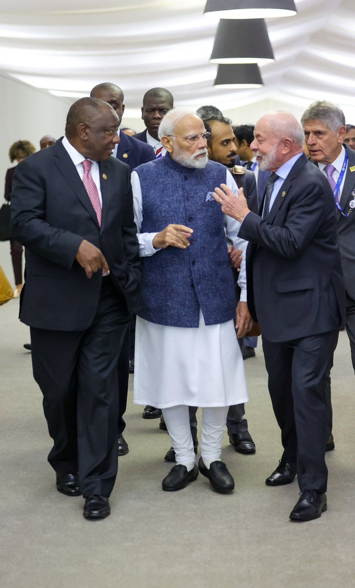 maveinlux's tweet image. I may have my reservations about @narendramodi , 

but name me one leader in the past ten years who walks into any room, global summit, village rally, or breaking news cyclone, and the entire spotlight instantly swings to him like a magnet. 

Not for a month, not for a season,…