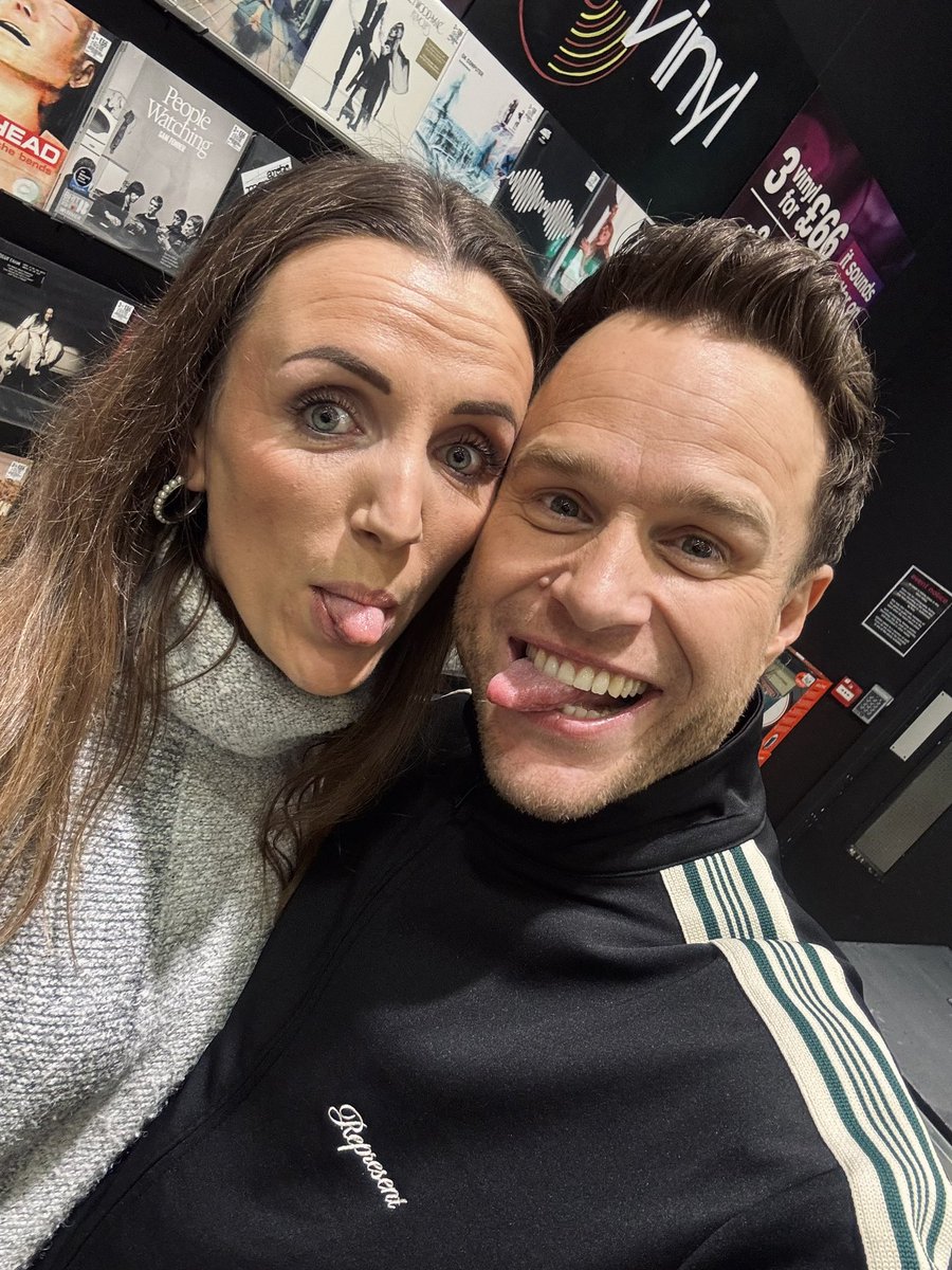 CherylJLS_x's tweet photo. @ollymurs always a pleasure seeing you 🤪 let’s have a knees up! 💃 https://t.co/QoCrloSWqV