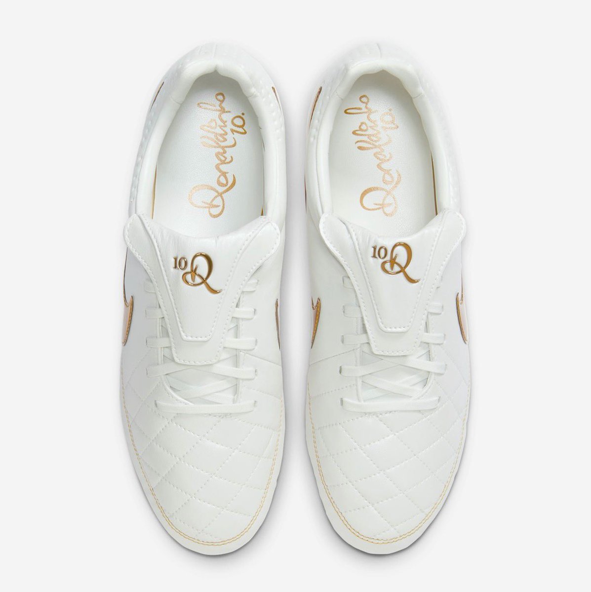 Ronaldinho x Nike Tiempo Legend FG SE “Touch of Gold”が国内12月10