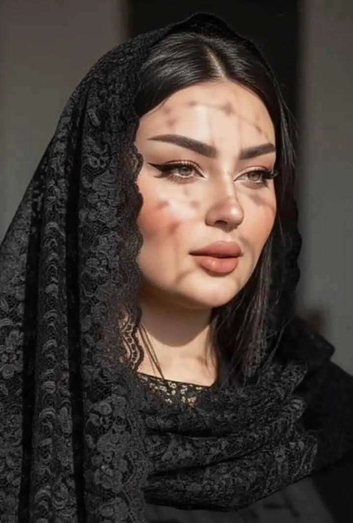 NOOR__2019_'s tweet image. .. 

ربما نلتقي... بالأشياء 
  التي نحبها... يوما ما
قليل جدًا من حكايات الحب
 التي تأتي مكتملة .. أو على مقاس الأمنيات .. دائمًا يأتي الحب
 ناقصًا .. أو متأخرًا .. 
أو .. مستحيلًا ....!!