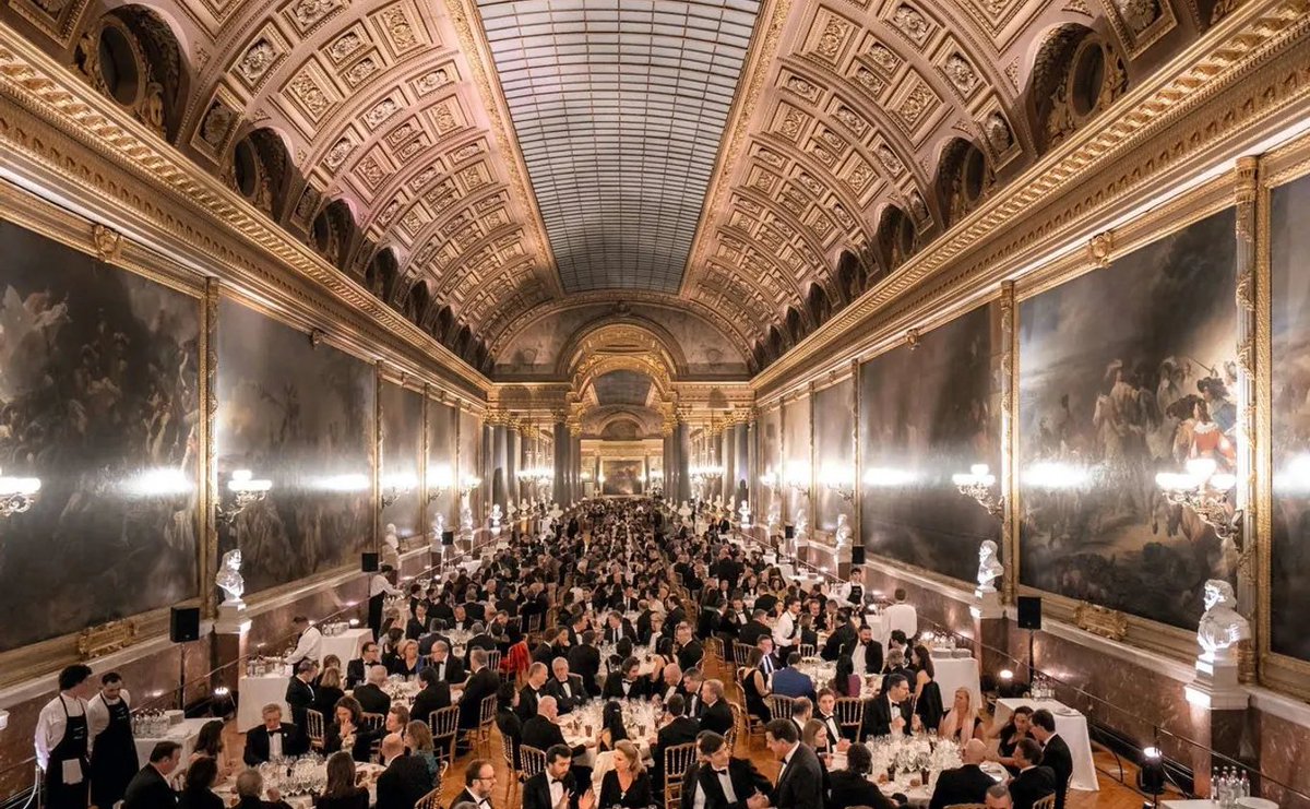 freddie_ponton's tweet image. Club des Cents 
The club presents itself as a simple association of bon vivants and food lovers/connoisseurs. But the reality is far less innocuous in our country, where it has become customary to settle major national affairs over a meal. 

This very discreet circle is…